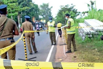 வீடொன்றிலிருந்து  ஒரே குடும்பத்தை சேர்ந்த மூவரின் சடலங்கள்  மீட்பு!