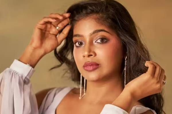 Red Card எனக்கு ஒரு மேட்டரே இல்லை, ஜாலியாக சுற்றும் பார்வதி | Vj Parvathy Movie Out With Her Mother