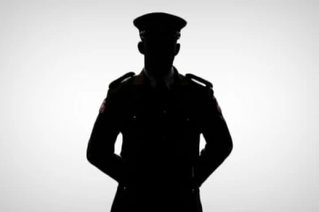 பொலிஸ் அதிகாரிகளின் பெயர்களில் பொது மக்களை ஏமாற்றும் மர்ம நபர்