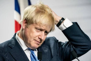 விதிகளை மீறிய பிரிட்டன் பிரதமருக்கு எதிராக தீர்மானம்