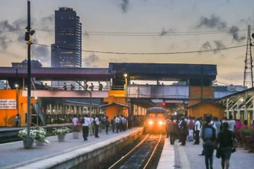 கோட்டை புகையிரத நிலையம் முன் ஏற்பட்ட பதற்ற நிலை!