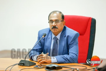 මේජර් ජෙනරාල් අරුණ ජයසේකරට විරුද්ධ විශ්වාසභංගය හෙට කථානායක වෙත