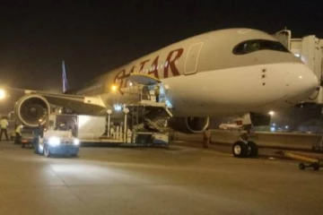 கட்டுநாயக்க விமான நிலையம் வந்த பாரிய சரக்கு விமானம்!