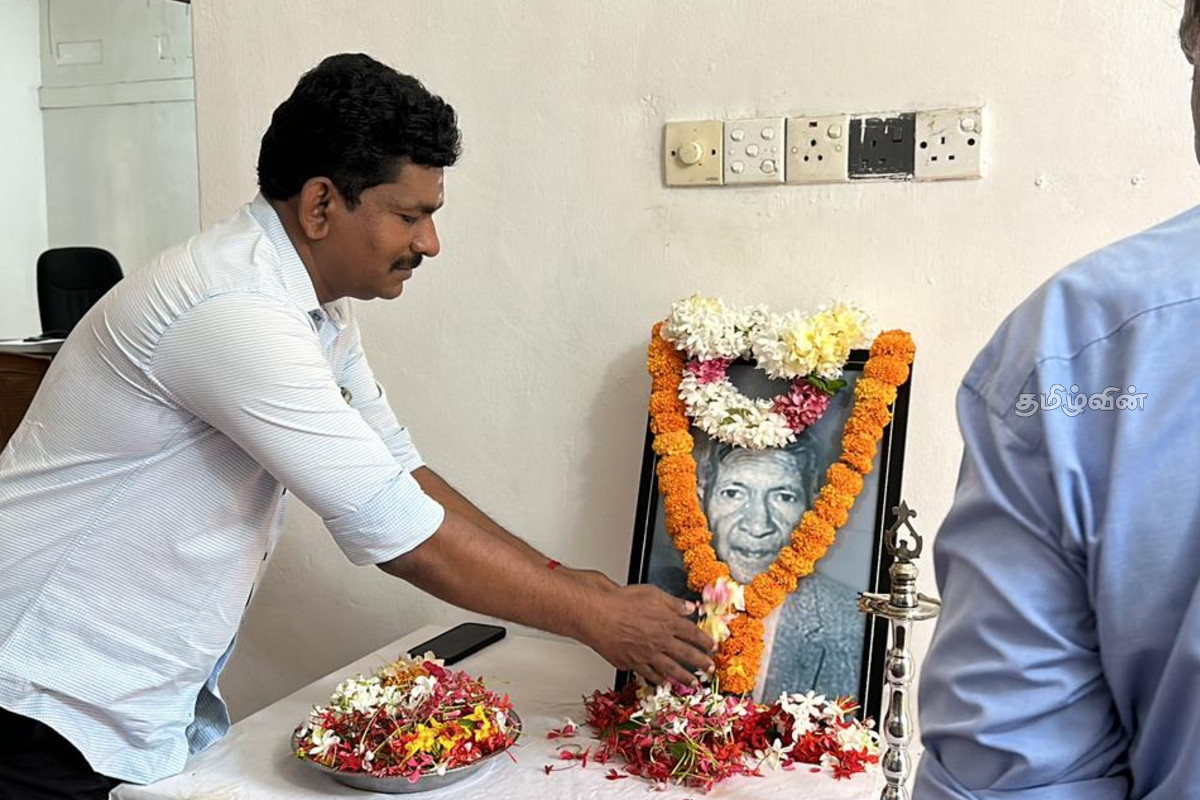 திருகோணமலையில் தந்தை செல்வாவின் 49ஆவது நினைவு தினம் அனுஷ்டிப்பு | Father Selva S 49Th Death Anniversary Observed