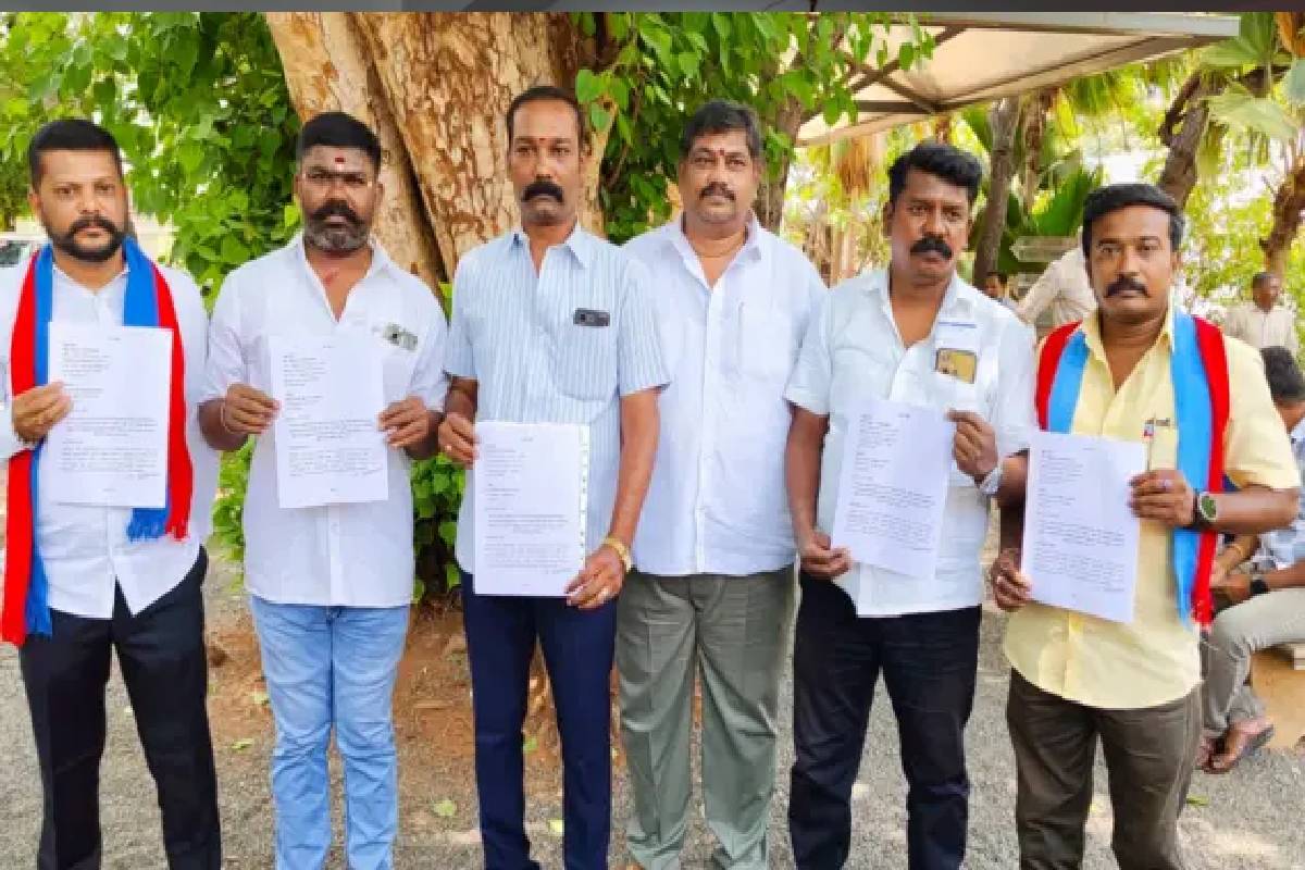 வாக்களிக்குமாறு அடம்பிடித்த குழந்தைகள் - விஜய் மீது போலீஸில் புகார்! | Police Complaint Against Tvk Leader Vijay