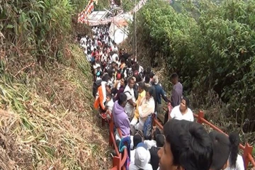 சிவனொளி பாதமலைக்கு படையெடுக்கும் பக்தர்கள்!