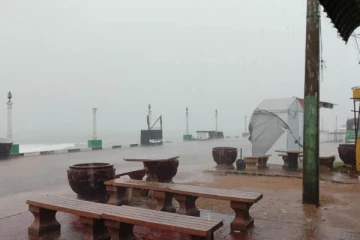 அம்பாறை மாவட்டத்தில் கடல் கொந்தளிப்பு; தொடர் அடைமழை