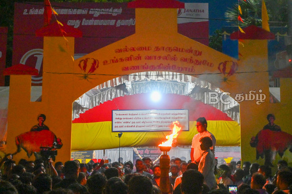 தியாக தீபம் திலீபனின் நினைவிடத்திற்கு முன் இடம்பெற்ற மாவீரர் நாள் அஞ்சலி(படங்கள்) | Maaveerar Day In Nallur Tamils