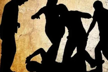 அஹுங்கல்லவில் இரு குழுக்களுக்கிடையே இடம் பெற்ற மோதல்