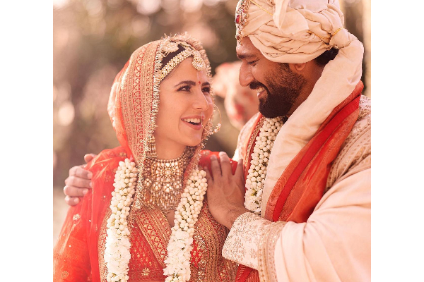 பிரமாண்டமாக நடந்து முடிந்து கத்ரீனா கைஃப், விக்கி கவுசல் திருமணம்.. ஆழகிய புகைப்படங்கள் | Katrina Kaif Ties Knoct With Vicky