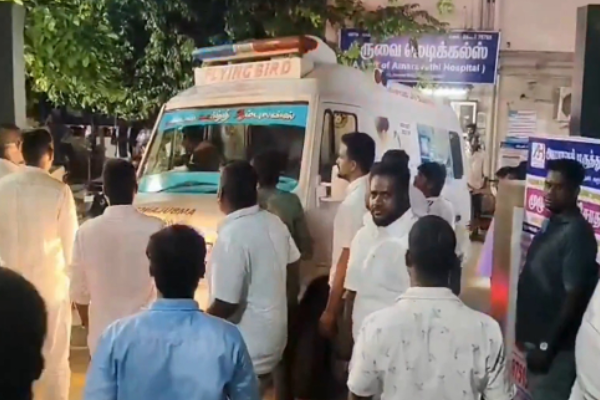 ஒருவருக்கு ஒருவரை தள்ளிக்கொண்ட மக்கள்.. கரூர் சம்பவத்தின் முன் நடந்த பேரதிர்ச்சியான விடயங்கள்! | Karur Death News Today