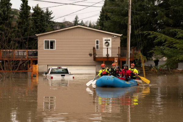 வொஷிங்டனில் வரலாறு காணாத கனமழை; கனடாவை இணைக்கும் நெடுஞ்சாலைகள் முடக்கம் | Major Flooding In Washington Emergency Declaration வொஷிங்டனில் வரலாறு காணாத கனமழை; கனடாவை இணைக்கும் நெடுஞ்சாலைகள் முடக்கம் | Major Flooding In Washington Emergency Declaration