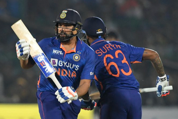 அதிரடி காட்டிய ரோகித் - சூர்யக்குமார்: நியூசிலாந்தை வீழ்த்திய இந்தியா! | Rohit Suryakumar In Action India Beat New Zealand அதிரடி காட்டிய ரோகித் - சூர்யக்குமார்: நியூசிலாந்தை வீழ்த்திய இந்தியா! | Rohit Suryakumar In Action India Beat New Zealand