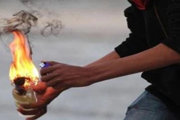 வெளிநாட்டிலிருந்து வந்த பணம்; யாழில் பெற்றோல் குண்டு வீச்சு!