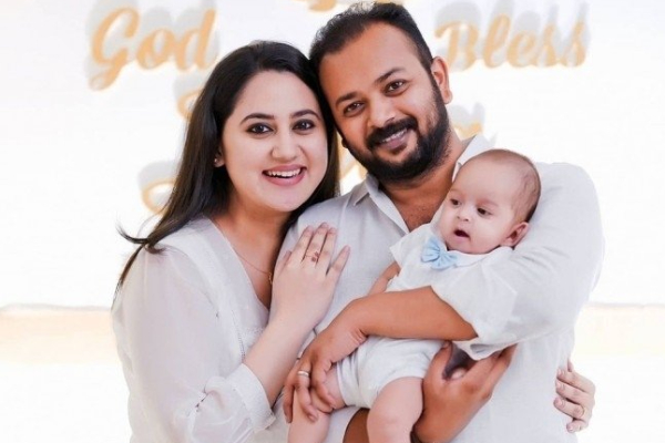 நடிகை மியா ஜார்ஜ் மகன் நன்றாக வளர்ந்துவிட்டாரே.. எப்படி இருக்கிறார், சமீபத்திய புகைப்படத்தை பாருங்க | Actress Miya George Son Recent Photo நடிகை மியா ஜார்ஜ் மகன் நன்றாக வளர்ந்துவிட்டாரே.. எப்படி இருக்கிறார், சமீபத்திய புகைப்படத்தை பாருங்க | Actress Miya George Son Recent Photo