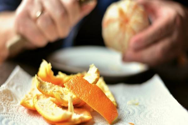 முகத்தை பளபளப்பாக்கும் ஆரஞ்சுப்பீல்- எப்படி பயன்படுத்தலாம்? | How To Use Orange Peel For Glowing Skin