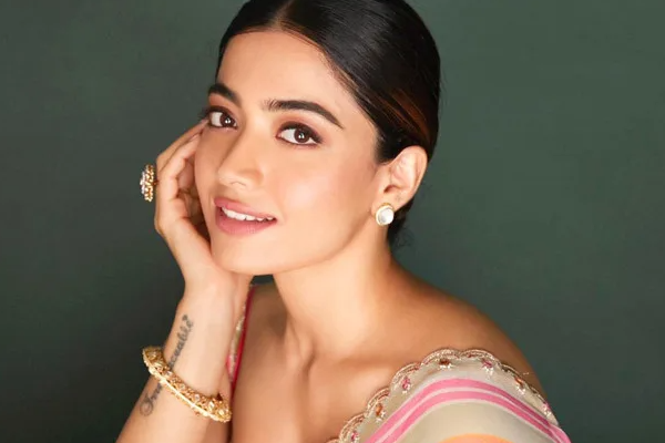 ரஞ்சிதமே பாடலுக்கு வெறித்தனமாக மேடையில் நடனமாடிய ராஷ்மிகா.. வைரலாகும் வீடியோ | Rashmika Dance For Ranjithame Song In Stage