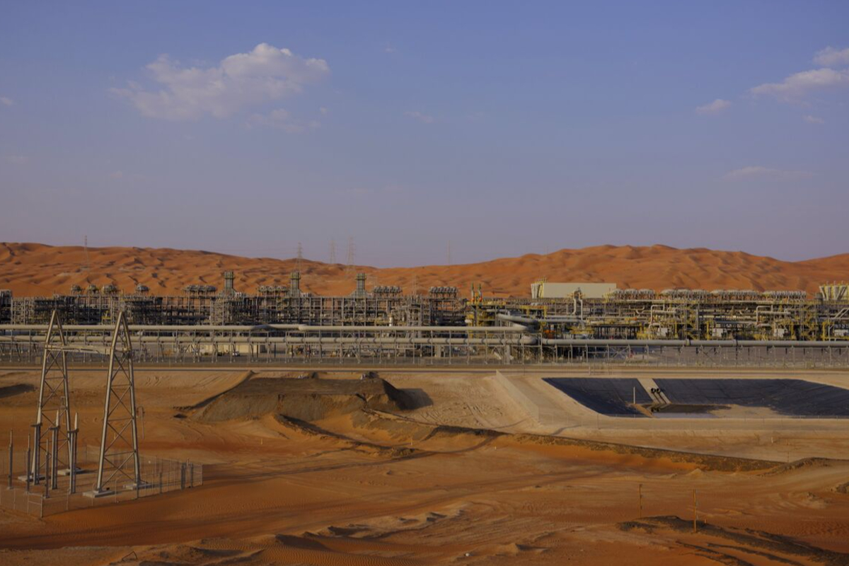 சவூதி எண்ணெய் வயலை நோக்கி ஏவப்பட்ட 6 Drone | 6 Drones Launched Towards Saudi Oil Fields