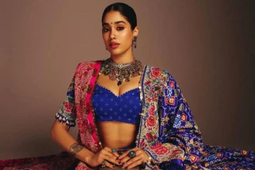 ஸ்ரீதேவி மகள் ஜான்விகபூரா இப்படி.. வித்தியாசமான லுக்கில் கலக்குகிறாரே!