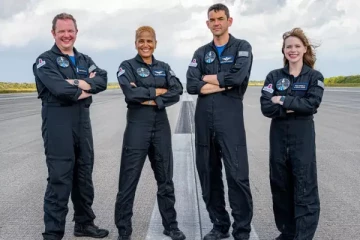 விண்வெளிக்கு பயணமாகும் 4 பேரின் ஸ்பேஸ் எக்ஸ் - கவுண்டவுன் ஸ்டார்ட்ஸ்