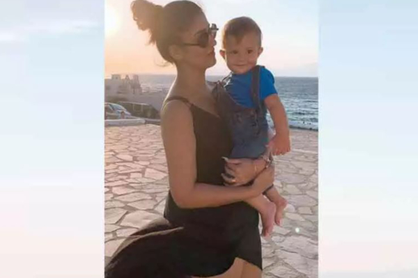 நடிகை நயன்தாரா கர்ப்பம்? விக்னேஷ் சிவன் வெளியிட்ட புகைப்படத்தால் ரசிகர்கள் அதிர்ச்சி! | Actress Nayanthra Pregnant Vigneshsivan Photoviral