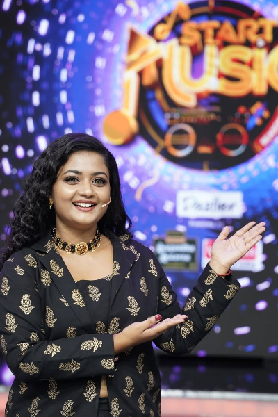 சிறகடிக்க ஆசையில் வேலையணிந்து வரும் மீனாவா இது? அட்டகாசமான ஸ்டைலில் வெளியிட்ட புகைப்படம் | Siragadikka Aasai Meena Photo In Modern Dress