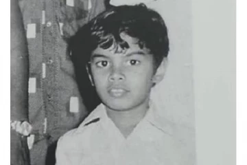 இந்த போட்டோவில் இருக்கும் குழந்தை யார் தெரியுமா?.. பிரபல இயக்குநர் மற்றும் நடிகர் தான்