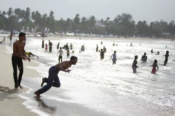 அறுகம்பே பிரதேசத்தில் சுற்றுலா பயணிகள் வருகைக்கு குறைவில்லை!