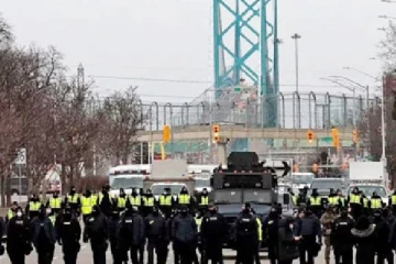 மீண்டும் துவங்கப்பட்டது கனடா - அமெரிக்கா போக்குவரத்து