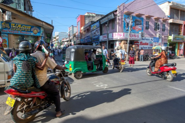 யாழ்ப்பாண நகரில் அதிகரிக்கும் போக்குவரத்து நெரிசல் - வெளியான பின்னணி | Heavy Traffic Block In Jaffna Town