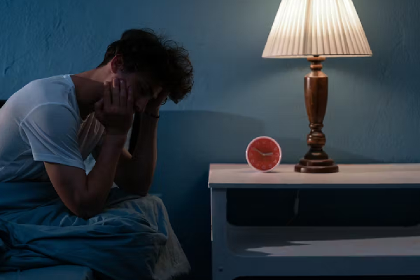 சிறுநீர் கழிக்க இரவில் அடிக்கடி எழுபவரா நீங்கள்? எச்சரிக்கை தேவை | Urination At Night Symptoms Remedies