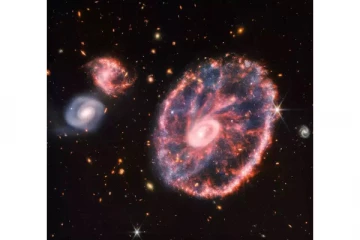 பூமியின் அழகிய பிரபஞ்ச புகைப்படத்தை வெளியிட்ட விண்வெளி நிறுவனம்! வியந்துபோன பார்வையாளர்கள்