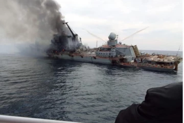 உக்ரைன் தாக்குதலில் எரிந்து கடலில் மூழ்கிய ரஷ்ய போர்க்கப்பல்! உண்மையான ஆதாரம் வெளியானது