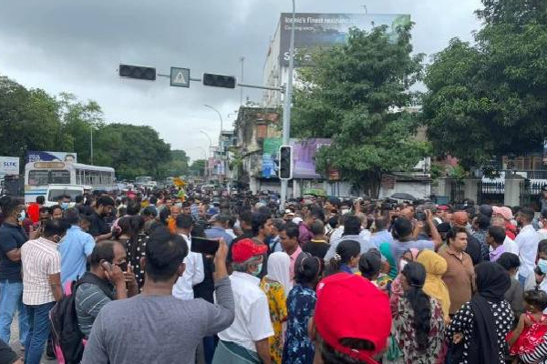 எதற்கு ஆர்ப்பாட்டங்கள்? மக்களிடம் கேள்வி எழுப்பும் ஜனாதிபதி ரணில் | Why Protests President Ranil Questions People
