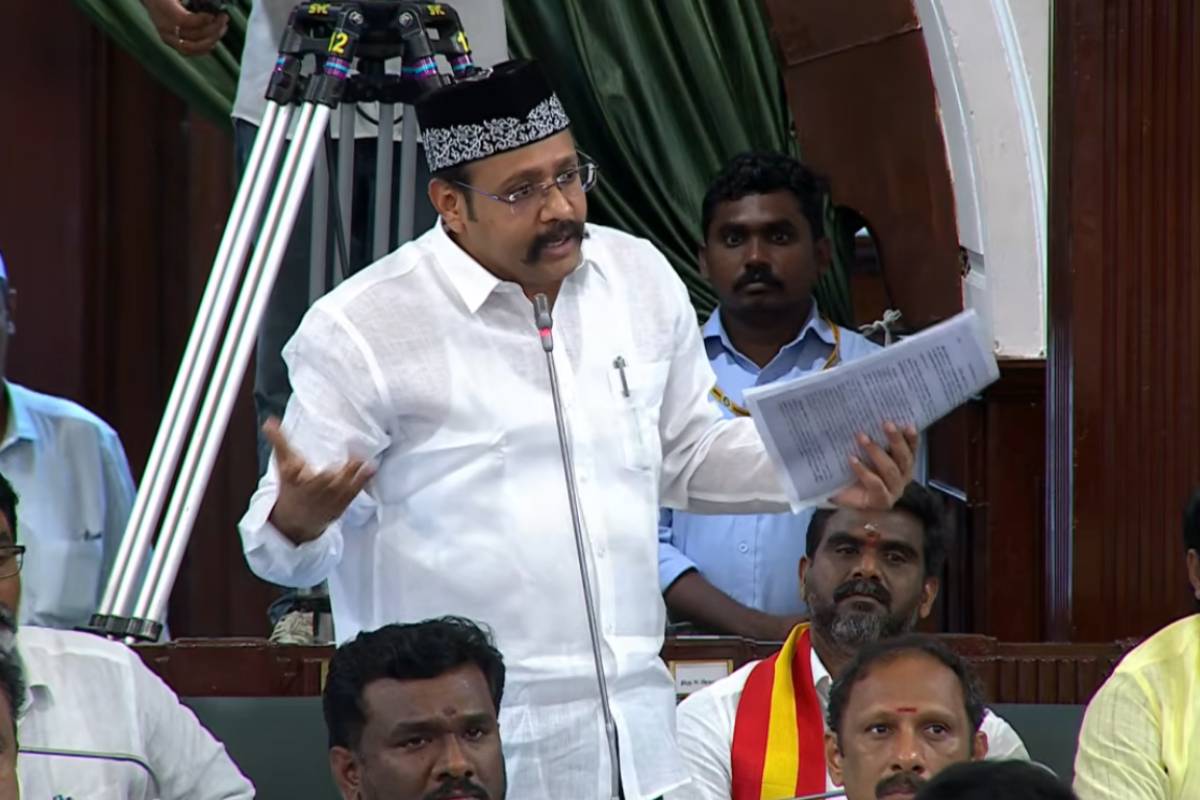 திமுக எம்.எல்.ஏக்கள் அடிக்க பாய்ந்து வருகிறார்கள் - அமைச்சர் ராஜ்மோகன் | Raj Mohan Accuse Dmk Mla Comes To Beat In Assembly திமுக எம்.எல்.ஏக்கள் அடிக்க பாய்ந்து வருகிறார்கள் - அமைச்சர் ராஜ்மோகன் | Raj Mohan Accuse Dmk Mla Comes To Beat In Assembly