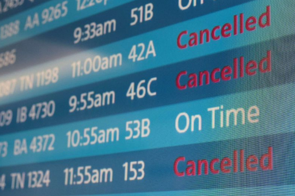 அமெரிக்காவில் 500-க்கும் மேற்பட்ட விமான சேவை ரத்து; பயணிகள் அவதி | More Than 500 Flights Cancelled In The Us அமெரிக்காவில் 500-க்கும் மேற்பட்ட விமான சேவை ரத்து; பயணிகள் அவதி | More Than 500 Flights Cancelled In The Us