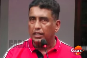මහින්ද මහත්තයට වඩා මේ රට හදයි කියලානේ පැන ගෙන ගිහින් ඡන්දේ දුන්නේ කෝ ඉතින් කෙරුවද අහන ජොන්ස්ටන්