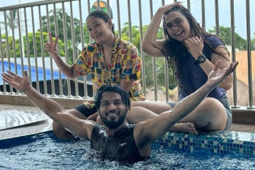 இலங்கை கடற்கரையில் விஜய் டிவி ரக்ஷன் இளம் பெண்களுடன் கும்மாளம்