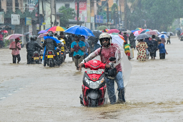 வெள்ளத்தால் சேதமடைந்த கால்வாய்கள் : நீர்ப்பாசனத்துறை அவசர நடவடிக்கை | Flood Damaged Canals Irrigation Dept Takes Action வெள்ளத்தால் சேதமடைந்த கால்வாய்கள் : நீர்ப்பாசனத்துறை அவசர நடவடிக்கை | Flood Damaged Canals Irrigation Dept Takes Action