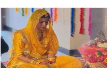 கடவுள் விஷ்ணுவை திருமணம் செய்த பெண் - வைரலாகும் புகைப்படம்...!