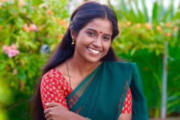 அந்த ஆடை மட்டும் அணிந்து போட்டோஷூட் நடத்திய சுந்தரி.. உச்சக்கட்ட ஷாக்கில் ரசிகர்கள்