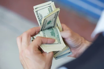 வெளிநாட்டு ஊழியர்களால் நாட்டில் குவிந்த டொலர்கள்!