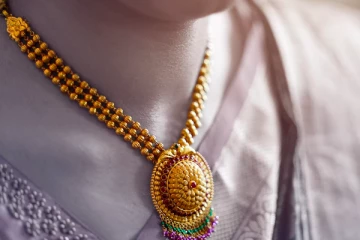 வார முதலிலேயே எகிறிய தங்கம் விலை - இன்றைய நிலவரம் என்ன?