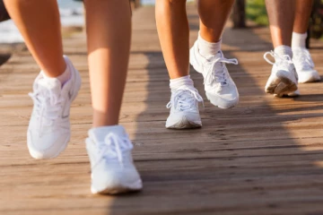 நீண்ட ஆயுளோடு வாழ ஆசையா? ரொம்ப இல்ல.. ஒரு நாளில் இவ்வளவு தூரம் நடந்தா போதும்!