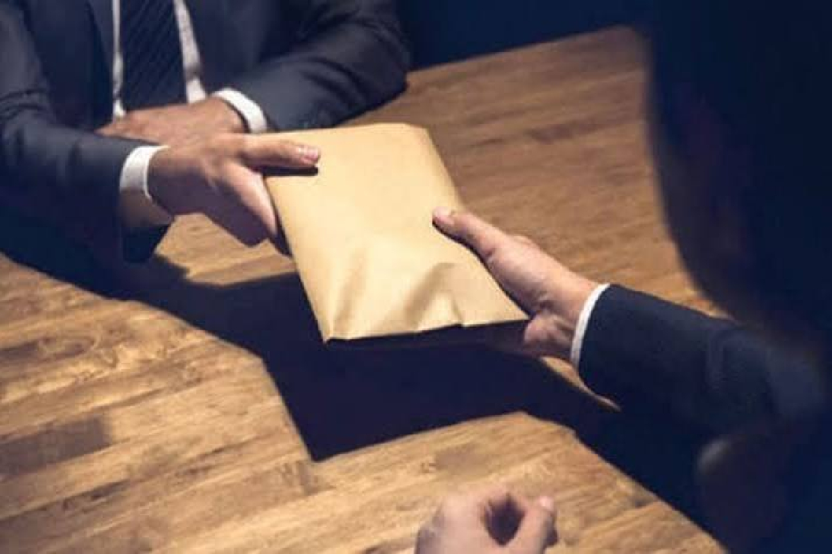 வழக்கறிஞர்கள், அரசியல்வாதிகள் மற்றும் சிரேஷ்ட காவல்துறை அதிகாரிகள் விரைவில் கைது | More Arrests Lawyers Politicians Police Officers