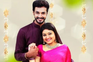 சீரியலில் குடும்ப பெண்... நிஜத்தில் படு மார்டன்... தொடை தெரியும் அளவில் உடை அணிந்த ரோஜா சீரியல் நடிகை! ஷாக்கில் ரசிகர்கள்