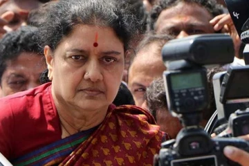 அதிமுக கட்சியிலிருந்து எடப்பாடி, ஓ.பி.எஸ்.- ஐ நீக்கியது சரியே கிடையாது - சசிகலா பேட்டி