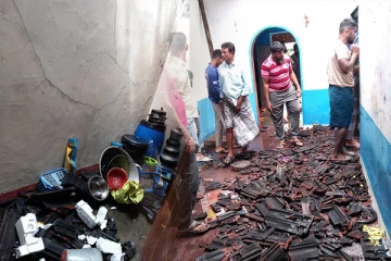 தம்பலகாமத்தில் வீடு தீப்பற்றி எரிந்து முற்றாக சேதம்