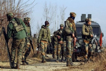 ஜம்மு காஷ்மீரில் என்கவுன்டர்., 4 பயங்கரவாதிகளை வேட்டையாடிய பாதுகாப்பு படையினர்