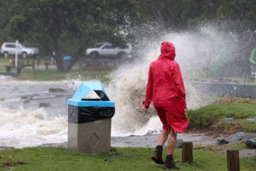 நியூசிலாந்தில் திடீரென வீடுகளை காலிசெய்யும் மக்கள்!